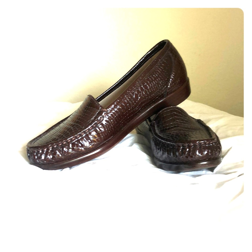 MENS SAS brown embossed loafers